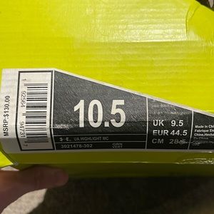 Under armour football shoes for men size 10.5